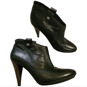 COACH Aliza black waxy leather ankle high heel pull-on classic booties Women's 8